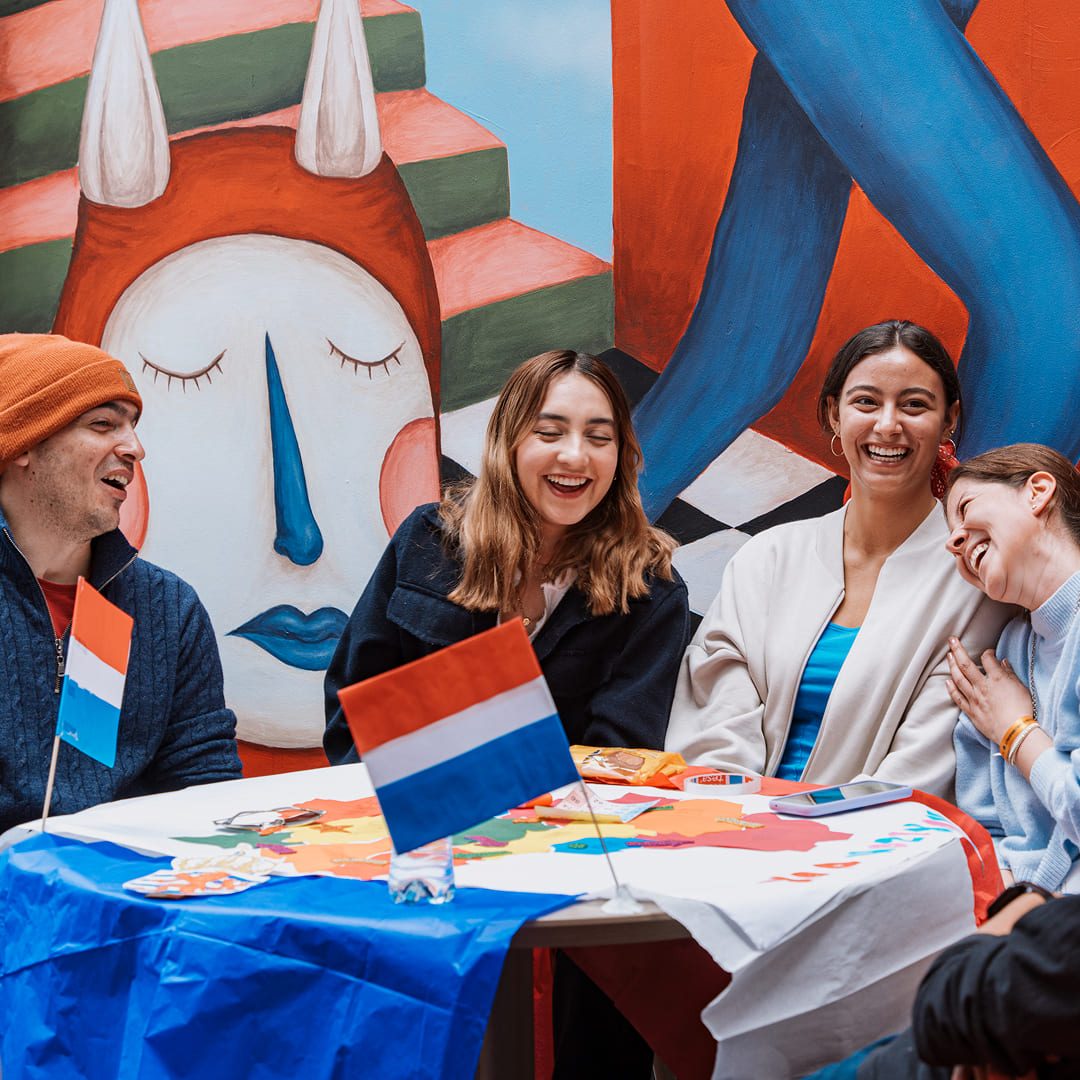 frances-para-mayores-15-años-AFB-2025-1080x1080